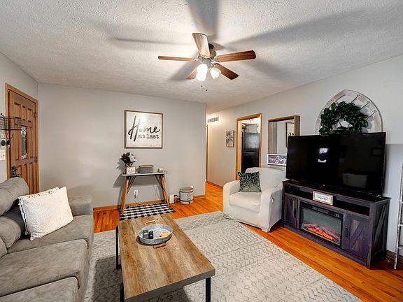 5th image of 2118 Lewis St