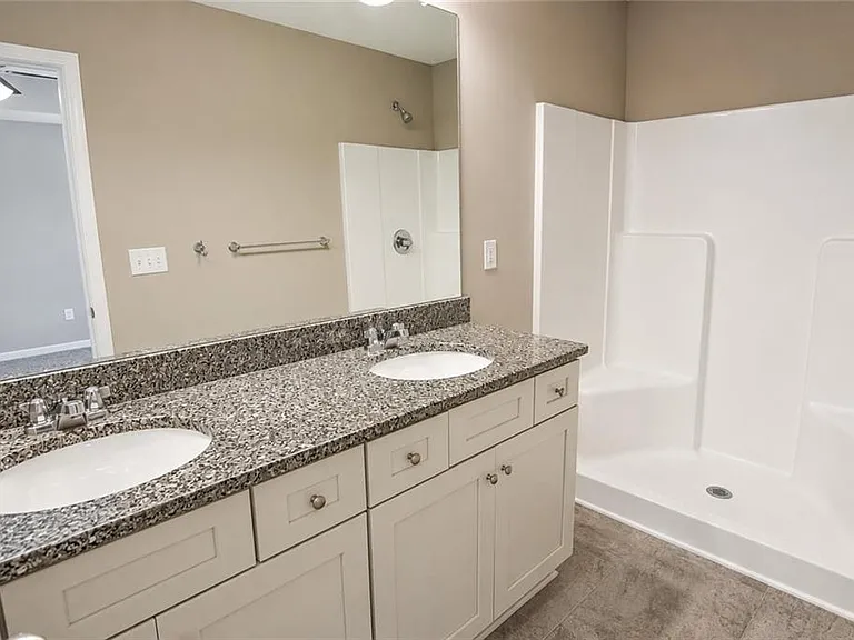 100 Squarewood Ln — Photo 11