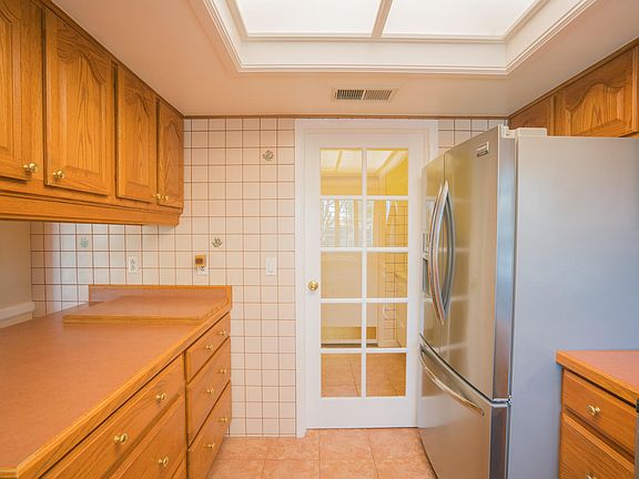5th image of 10632 N 48th Dr