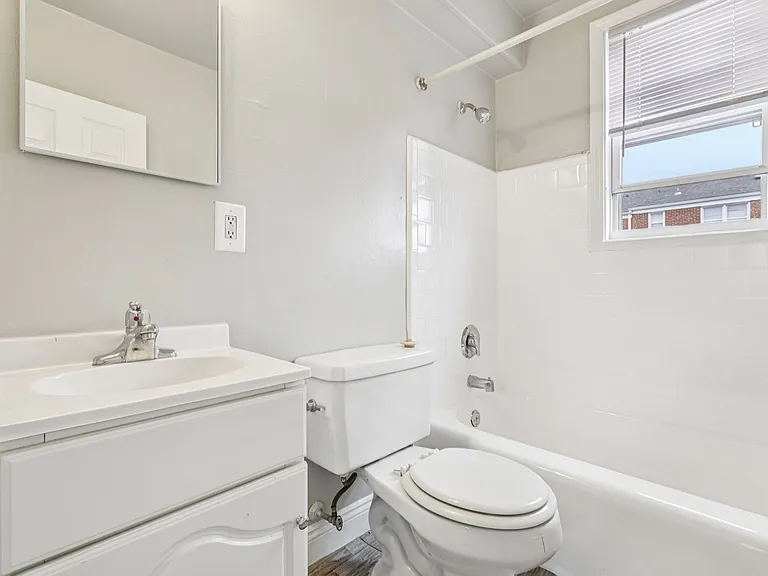 Oaklee Village Apartments — Photo 71
