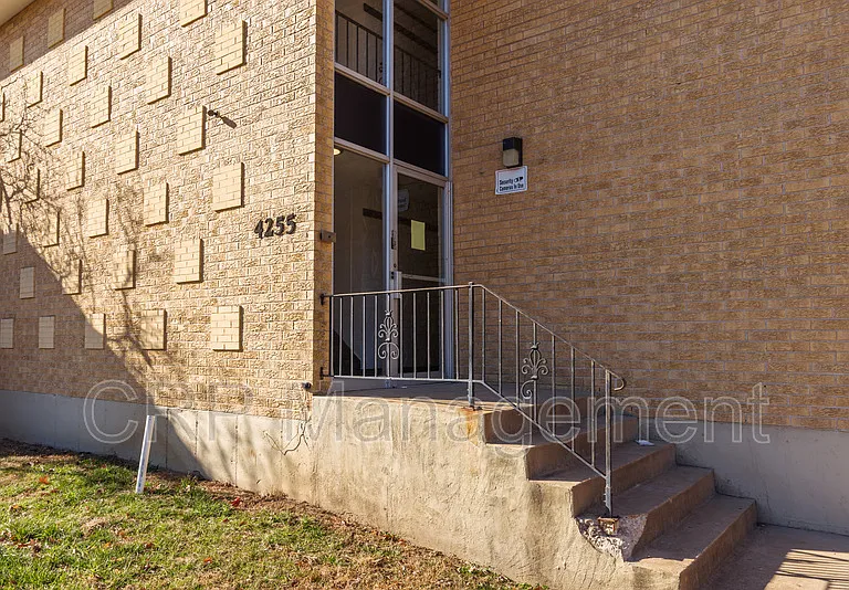 4255 Virginia Ave — Photo 16