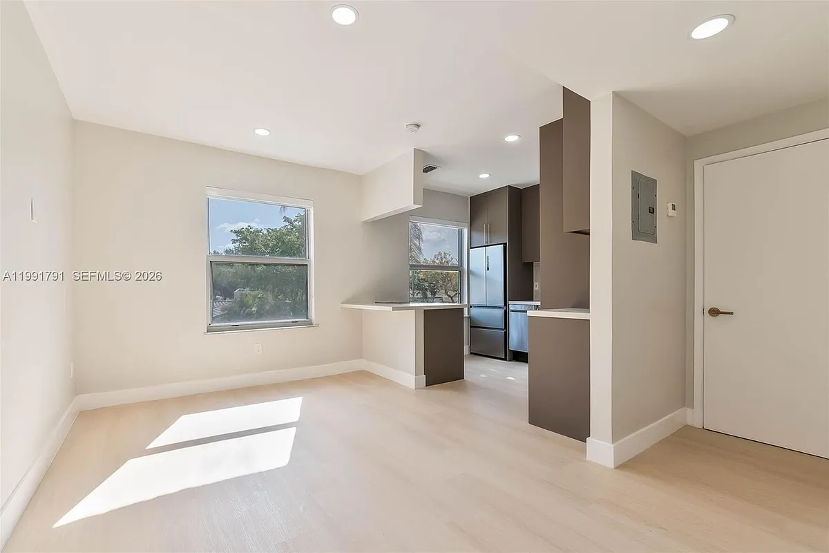 Building Photo - 694 NE 76th St #6