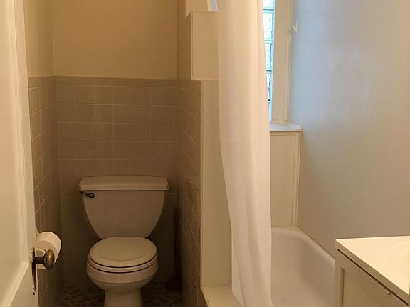 4th image of 2652 N Orchard St #1