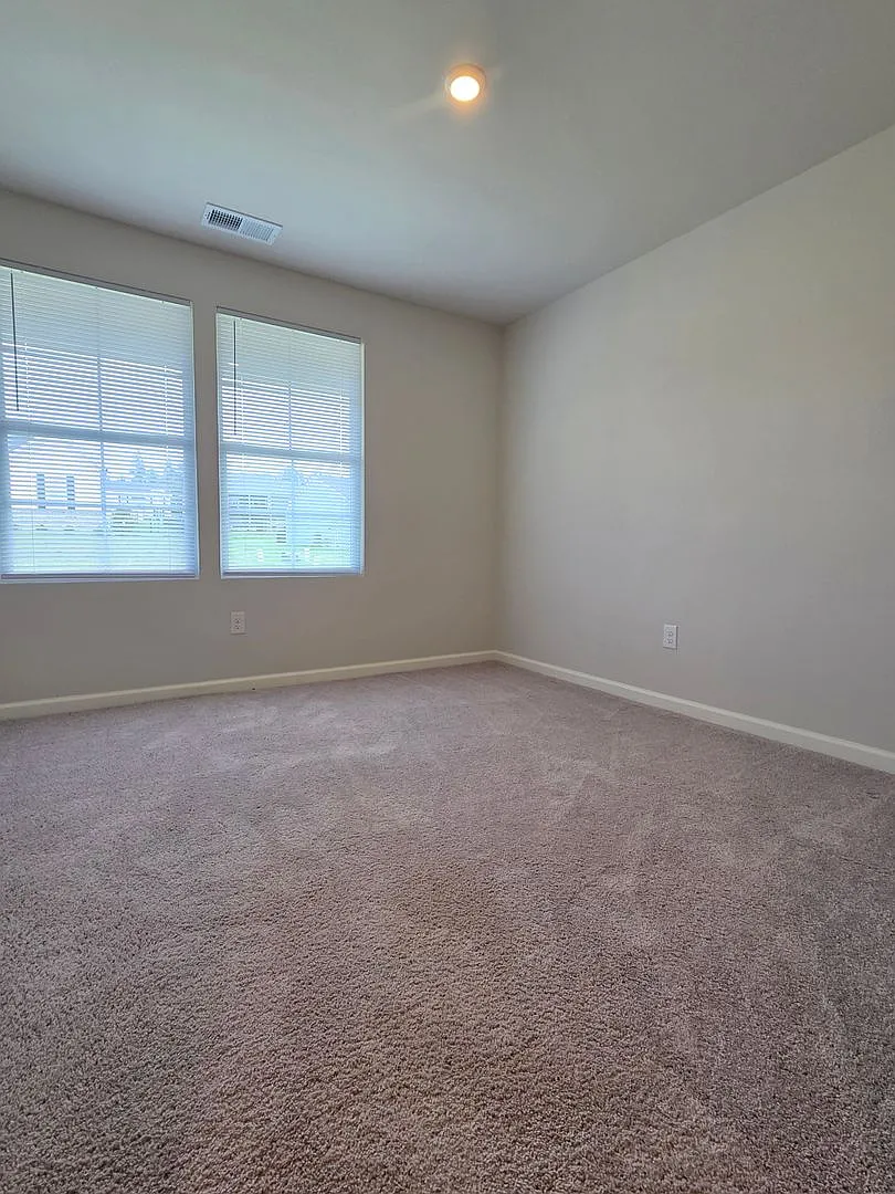 132 Elegance Way — Photo 4