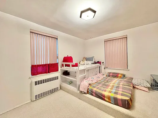 Sold by Chous Realty Group Inc | media 24