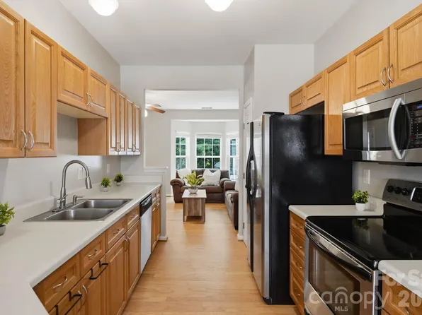 1965 Charlotte Hwy APT 403, Mooresville, NC 28115