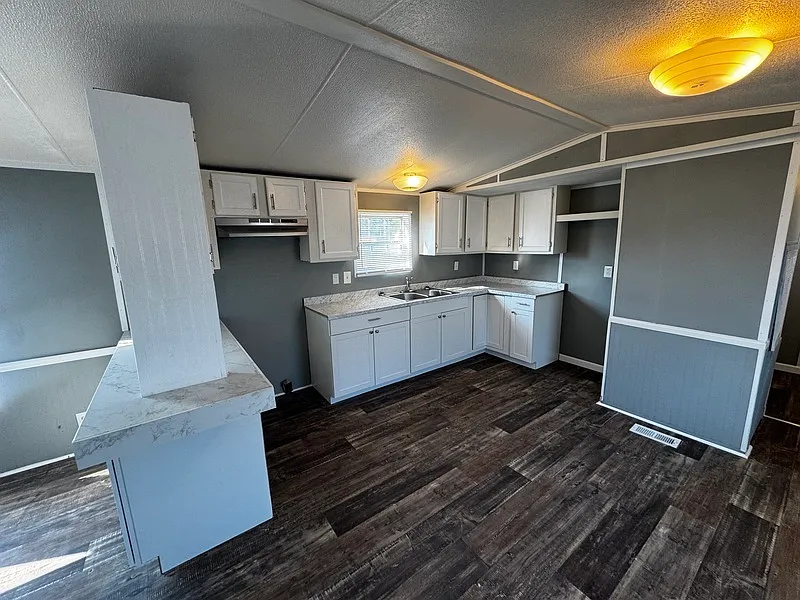3 bed, 2.0 bath, $1,000 — Photo 2
