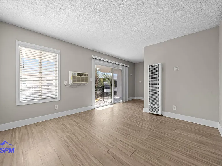 Willow Glen Apartments — Photo 8
