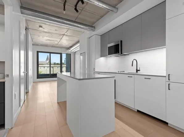 5511 Bilby St #308, Halifax, NS B3K 1V4