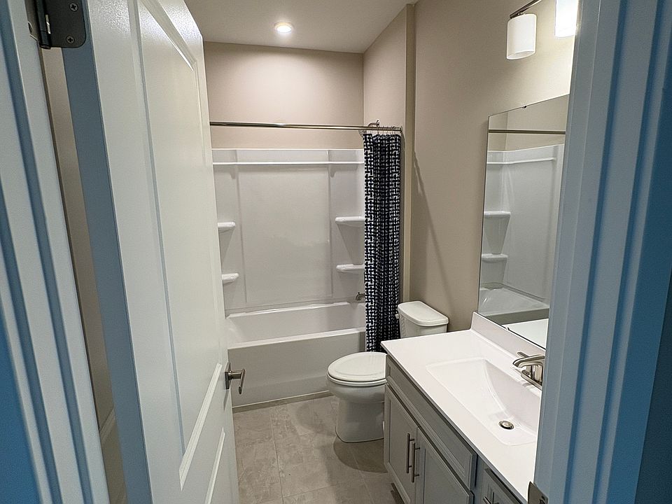 Downstairs Full Bath