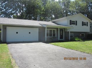 6211 Maplewood Rd, Mentor, OH 44060
