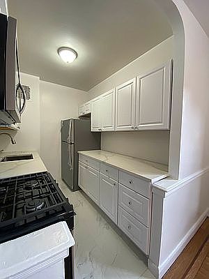 4th image of 69-10 Yellowstone Blvd #203