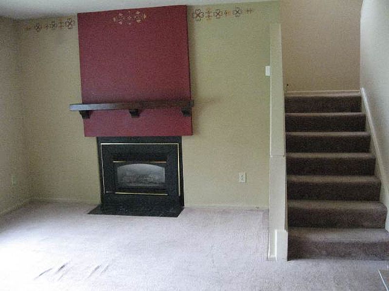 5th image of 1204 ROCKPORT Court