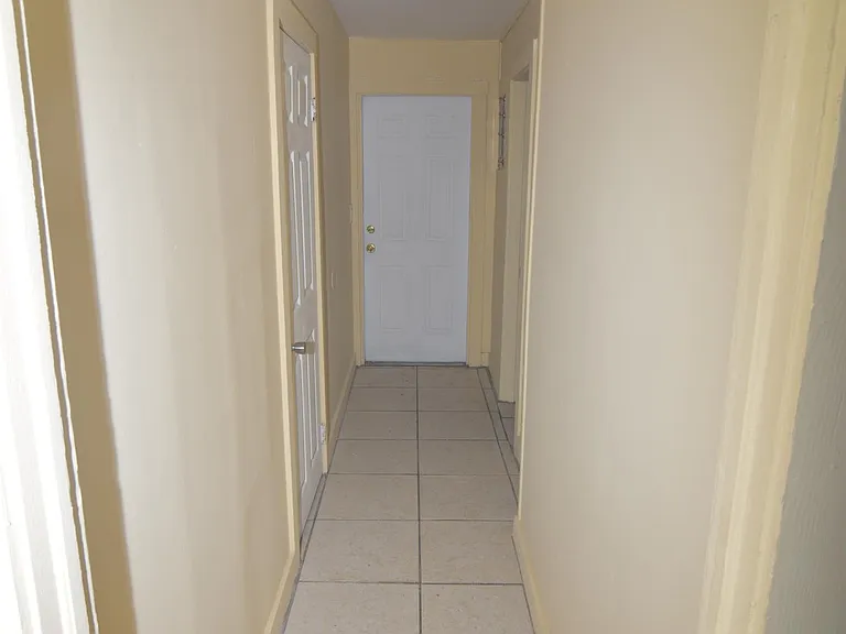 412 N Dixie Hwy — Photo 10