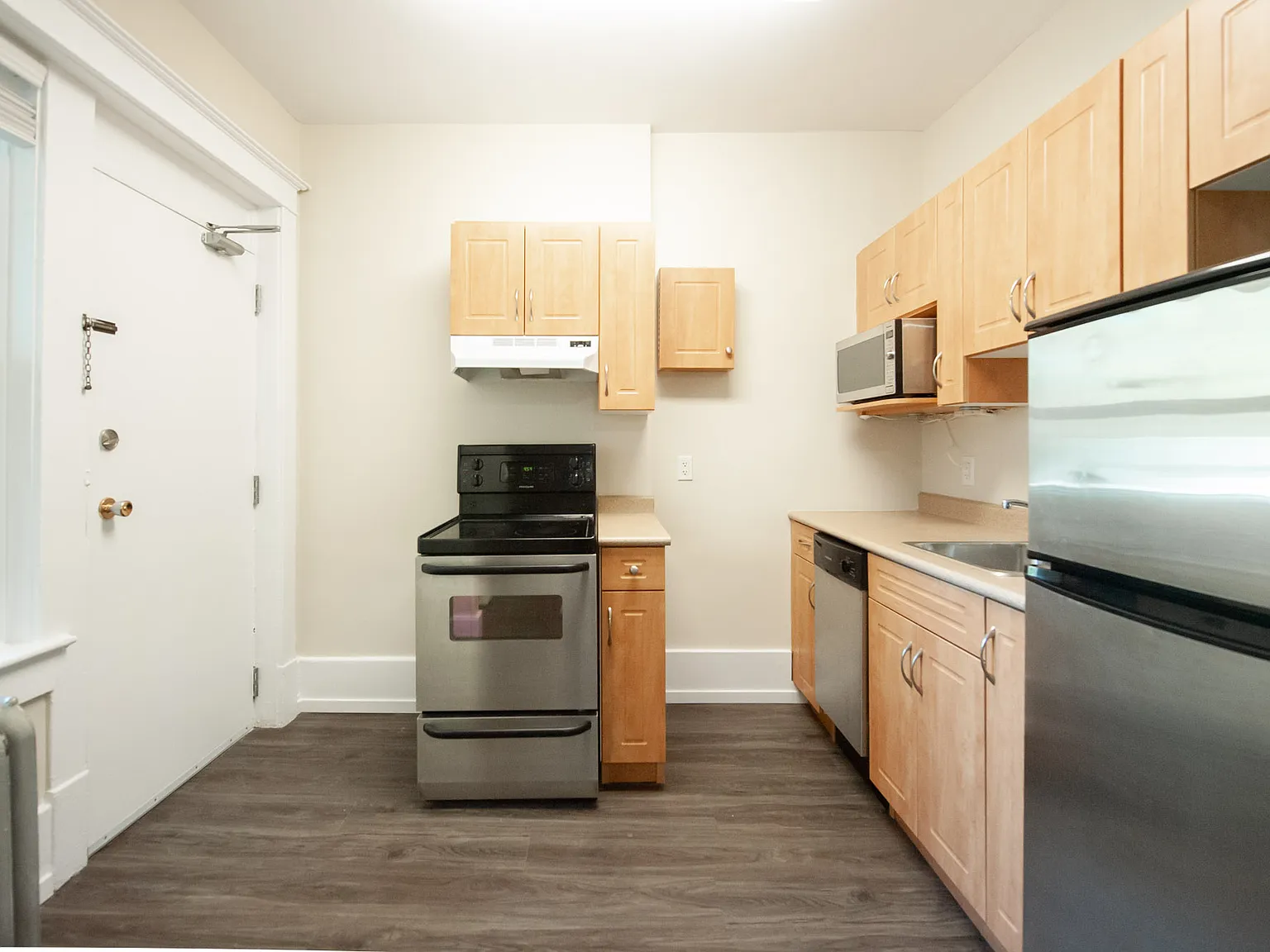 573 Warsaw Avenue — Photo 4