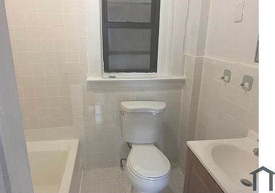 5th image of 134 Bedford St Floor 1