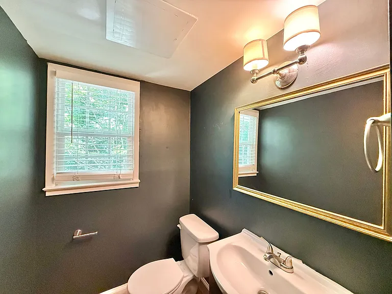808 Buckle Ct — Photo 15