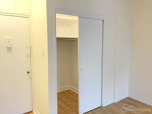 Rented by City Connections Realty | media 11