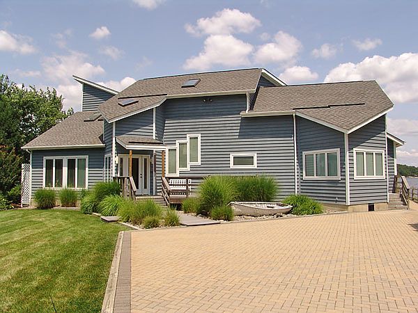 Large Contemporary w/Pavers