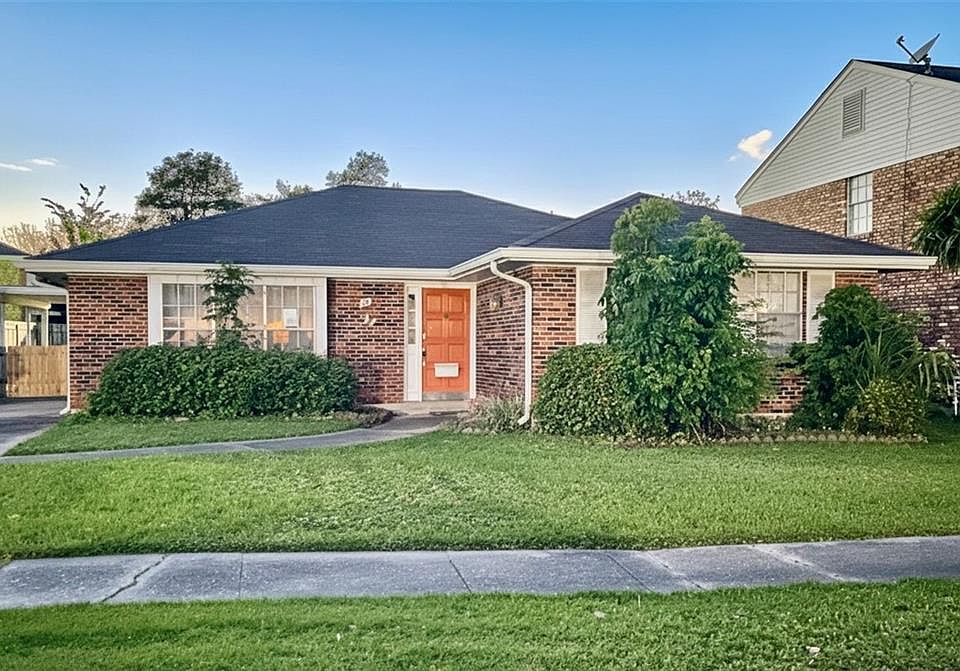 1st image of 31 Antigua Dr