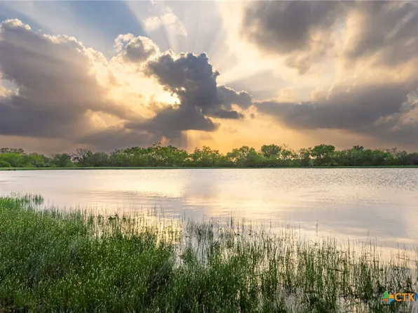 6888 Old Seguin Luling Rd, Seguin, TX 78155