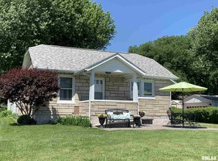 22698 Great River Rd, Le Claire, IA 52753