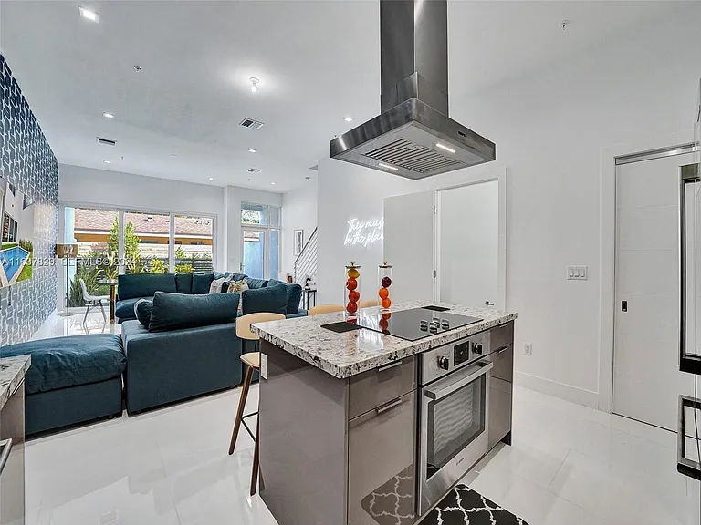 1222 NE 15th Ave — Photo 16