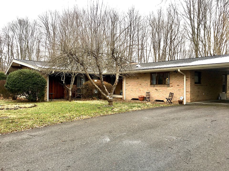1st image of 4 Lincoln Ave