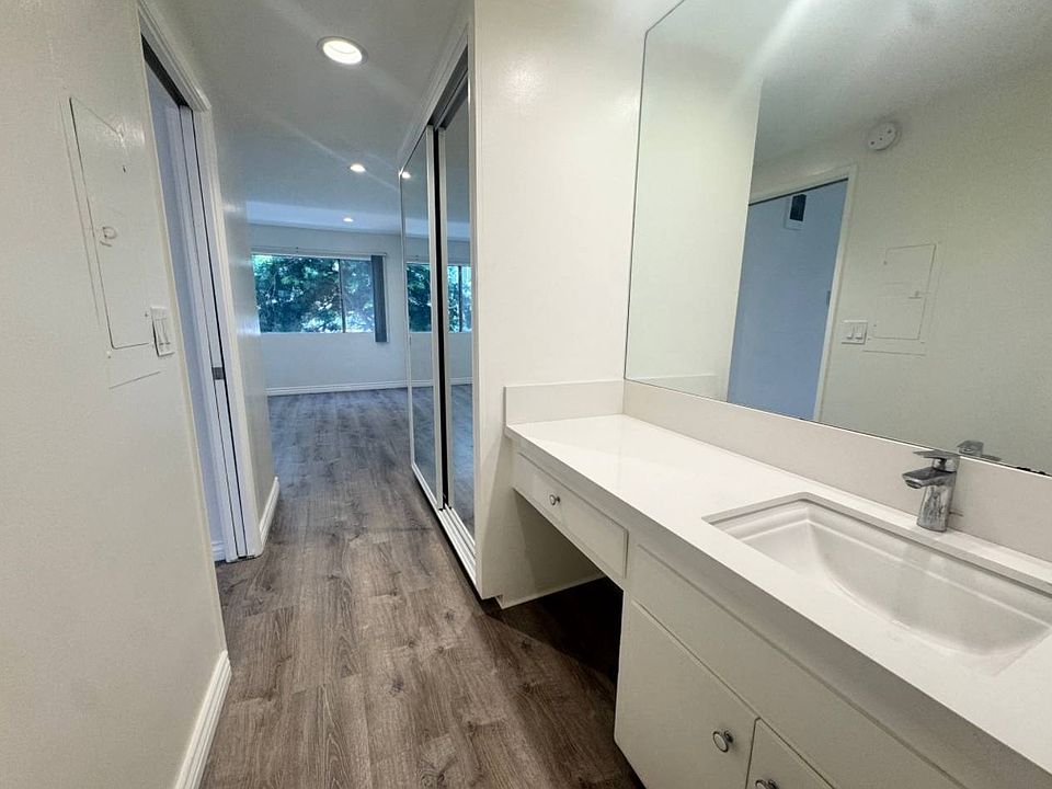 1st image of 1323 14th St #202