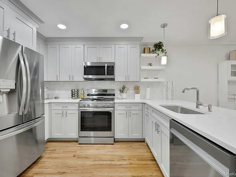 142 Brook St #B — Photo 7