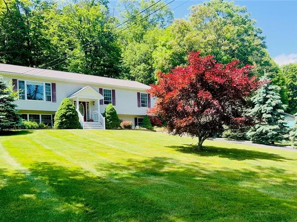 58 Pine Ridge Drive, Hopewell Junction, NY 12533