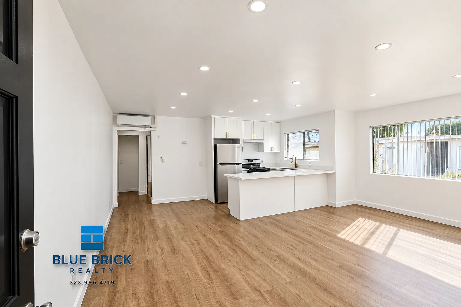 Spacious Valley 2-Bedroom with Two Bathrooms & Mini-Split A/C — Photo 1