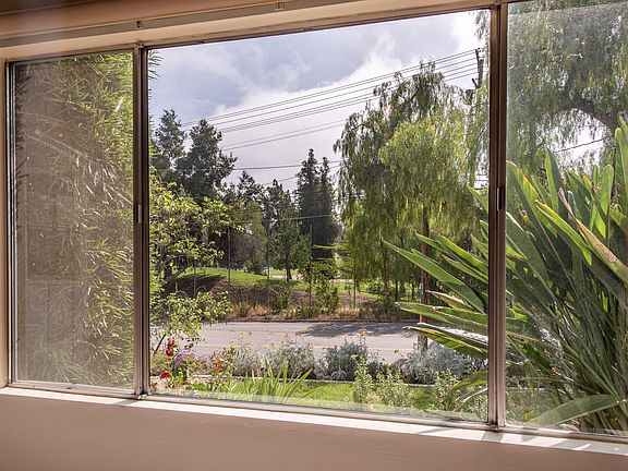 4th image of 4821 Canoga Ave