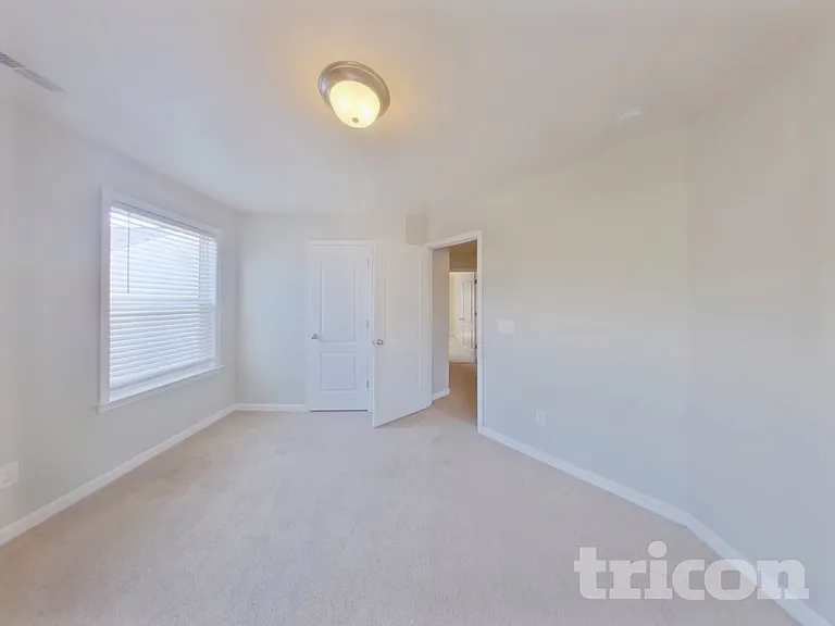 527 W Saddletree Dr — Photo 15