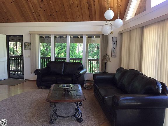 3rd image of 29507 Kerns Dr