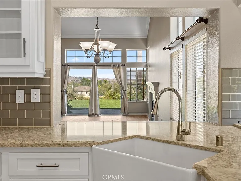 6430 Regents Ct — Photo 18