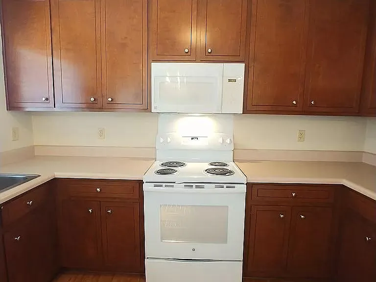 104 Brookfair Ln — Photo 7