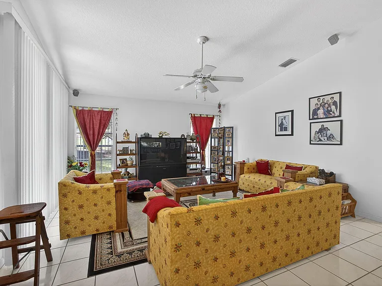 1940 S Club Dr — Photo 25