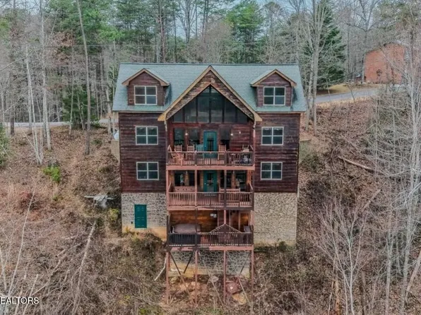 4170 Chamberlain Ln, Sevierville, TN 37862