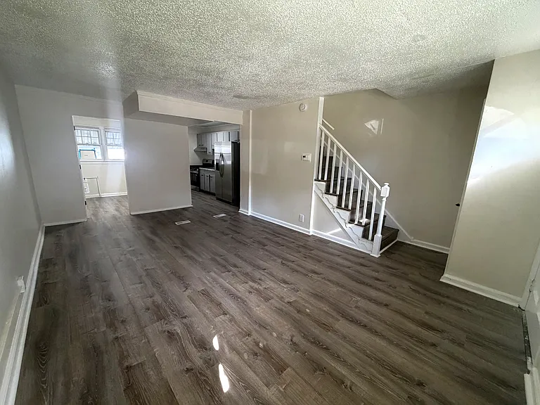 3030 Essex Rd — Photo 4