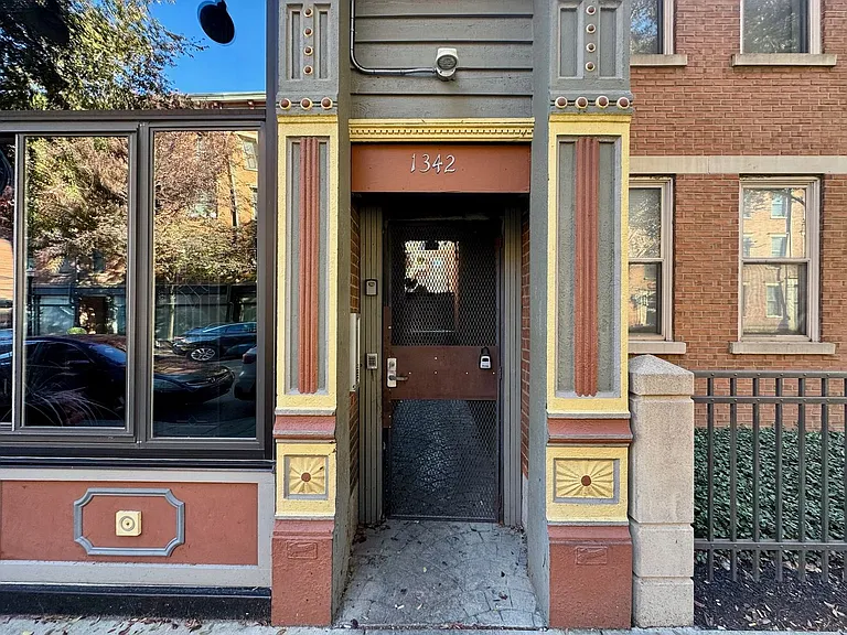 Walnut St. Apartments — Photo 16