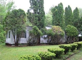35 Bailey Dr, West Greenwich, RI 02817