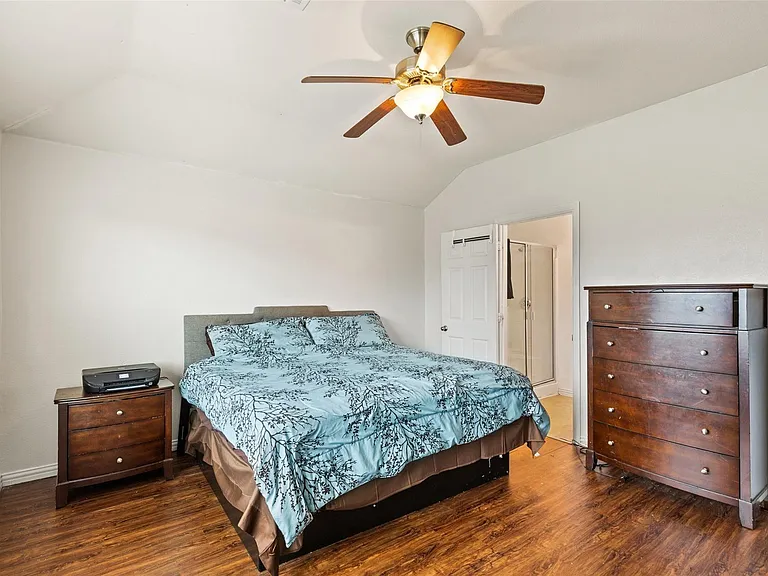 325 Crosscreek Dr — Photo 12
