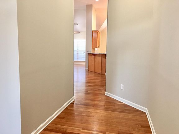 3rd image of 267 Turnbridge Cir