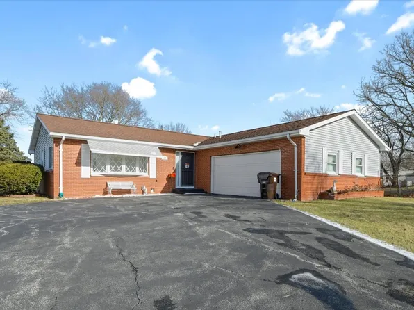 275 Alexander Dr, Rantoul, IL 61866
