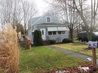 72 Hopkins Ave, Warwick, RI 02818