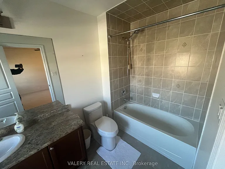 48 Bellcrest Rd #1 — Photo 21