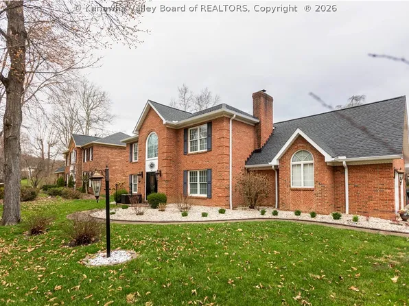 14 Country Club Dr, Hurricane, WV 25526