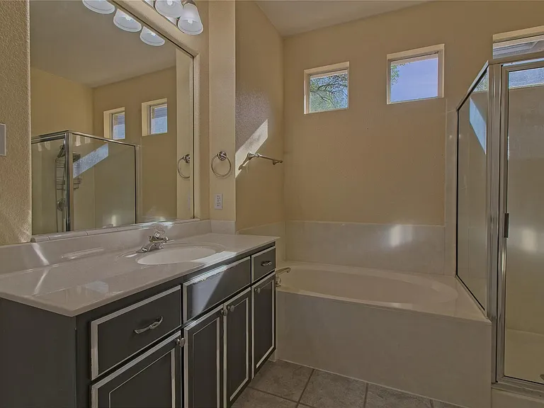 610 Palo Alto Ln — Photo 23
