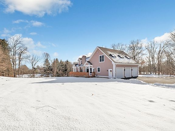 3rd image of 461 Amity Rd